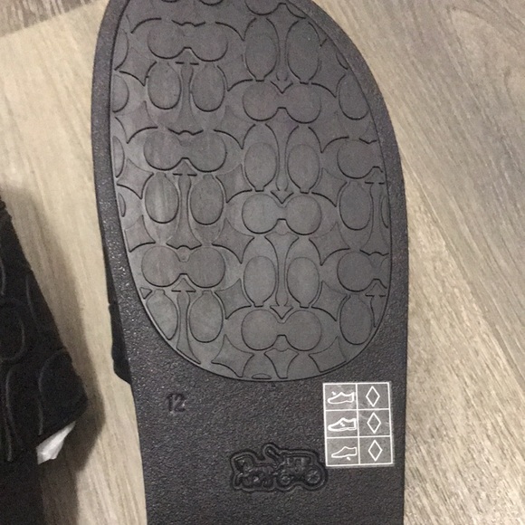 Coach Signature Slide - Picture 11 of 16